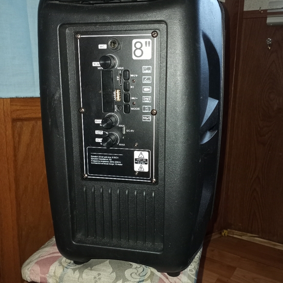 Karaoke Bluetooth speaker - Picture 2 of 7